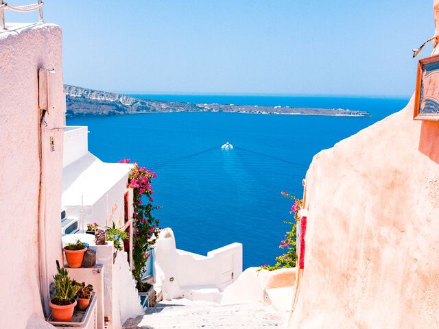 Why book a Seabourn Greece cruise?