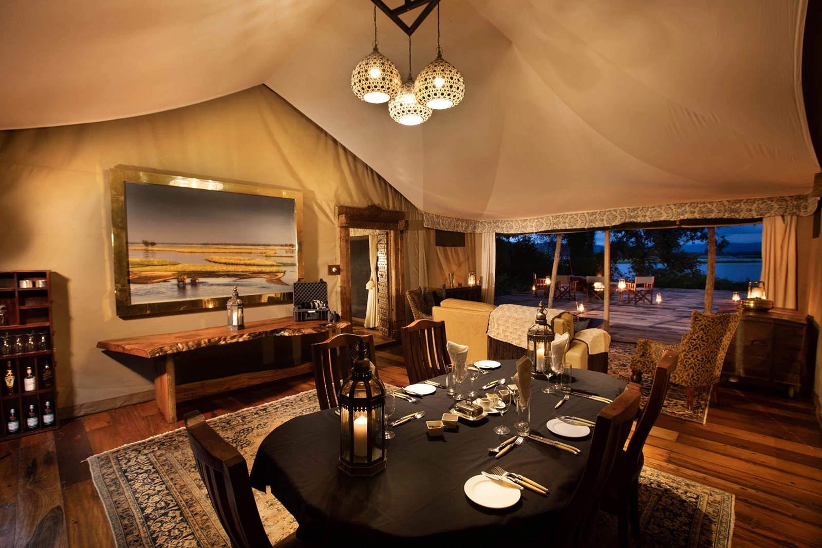 03Great-Plains-Zanji-Suite-at-Tembo-Plains-lounge.jpg