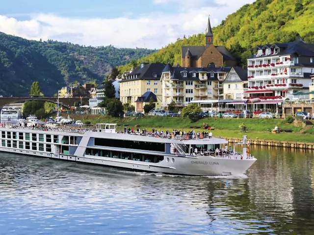 Emerald River Cruises