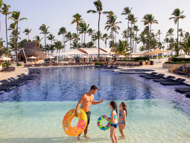 The Ultimate Family Vacation: How to Save Big and Stress Less on Your Next Getaway
