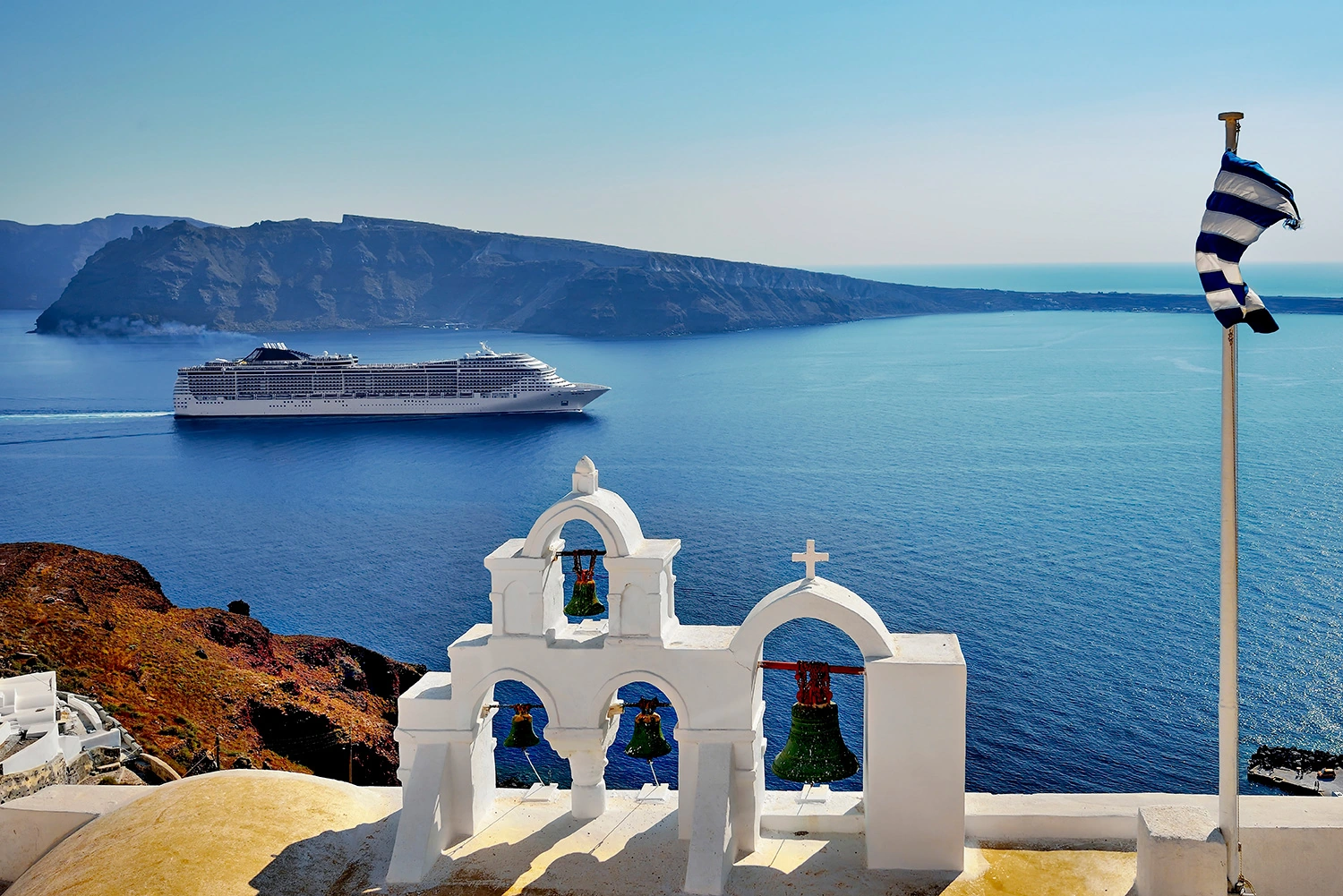 Cruise Greek towns on the islands