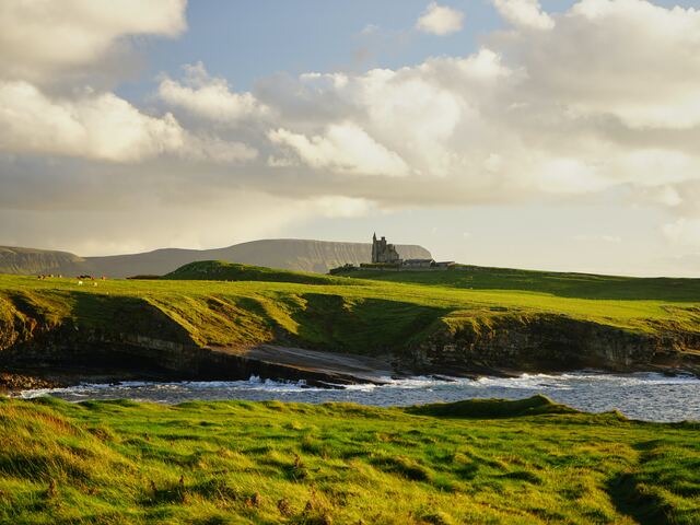 Charming Towns of Ireland & Britain with CIE Tours
