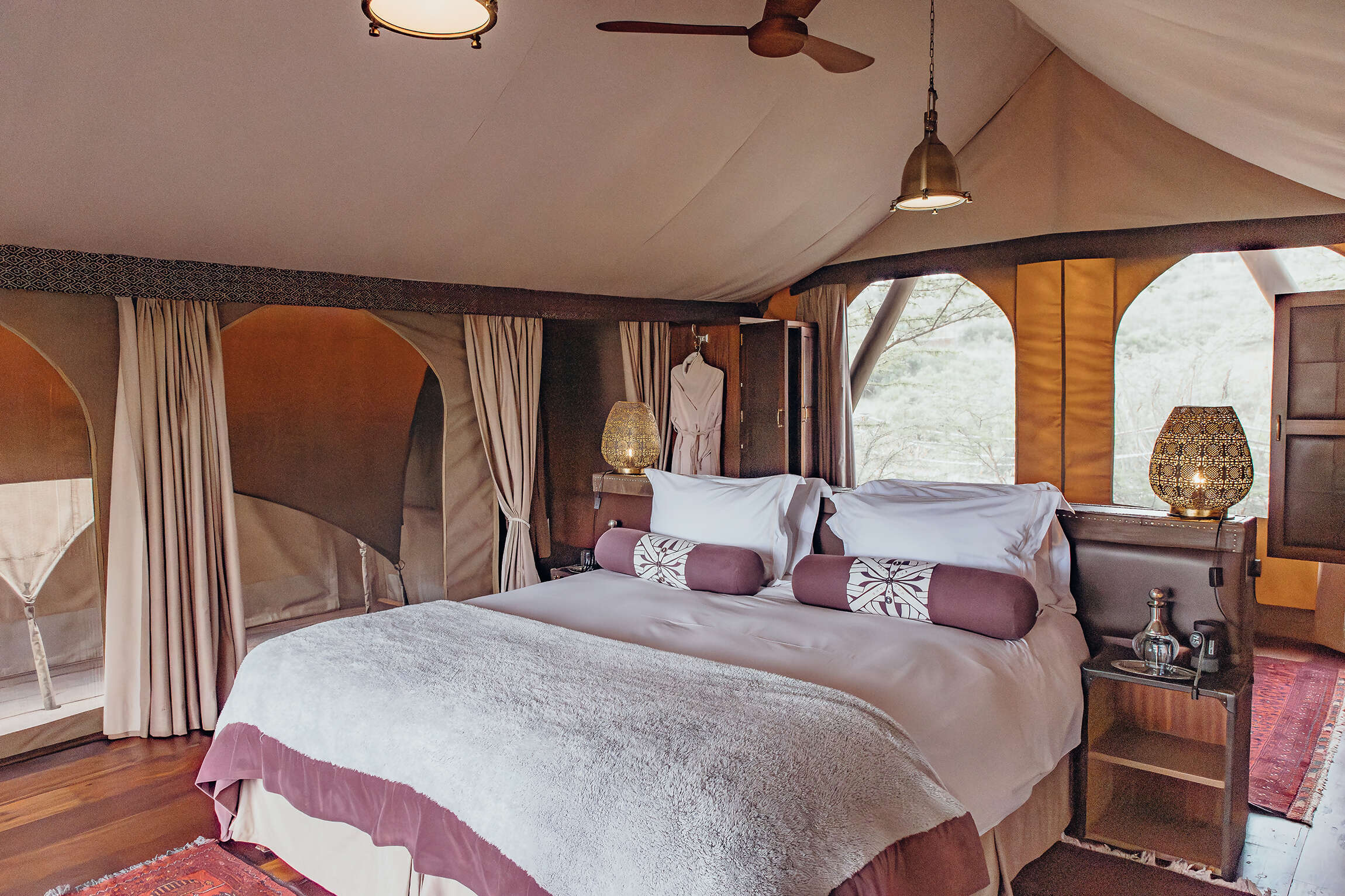 08Great-Plains-Mara-Nyika-Camp-guest-suite.jpg