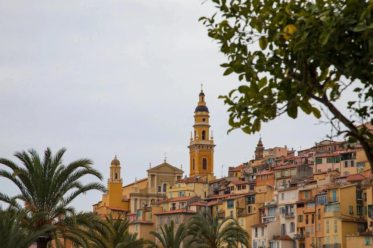 New for 2025 Bonjour Bordeaux: Chateaux, Wineries & Charming Villages