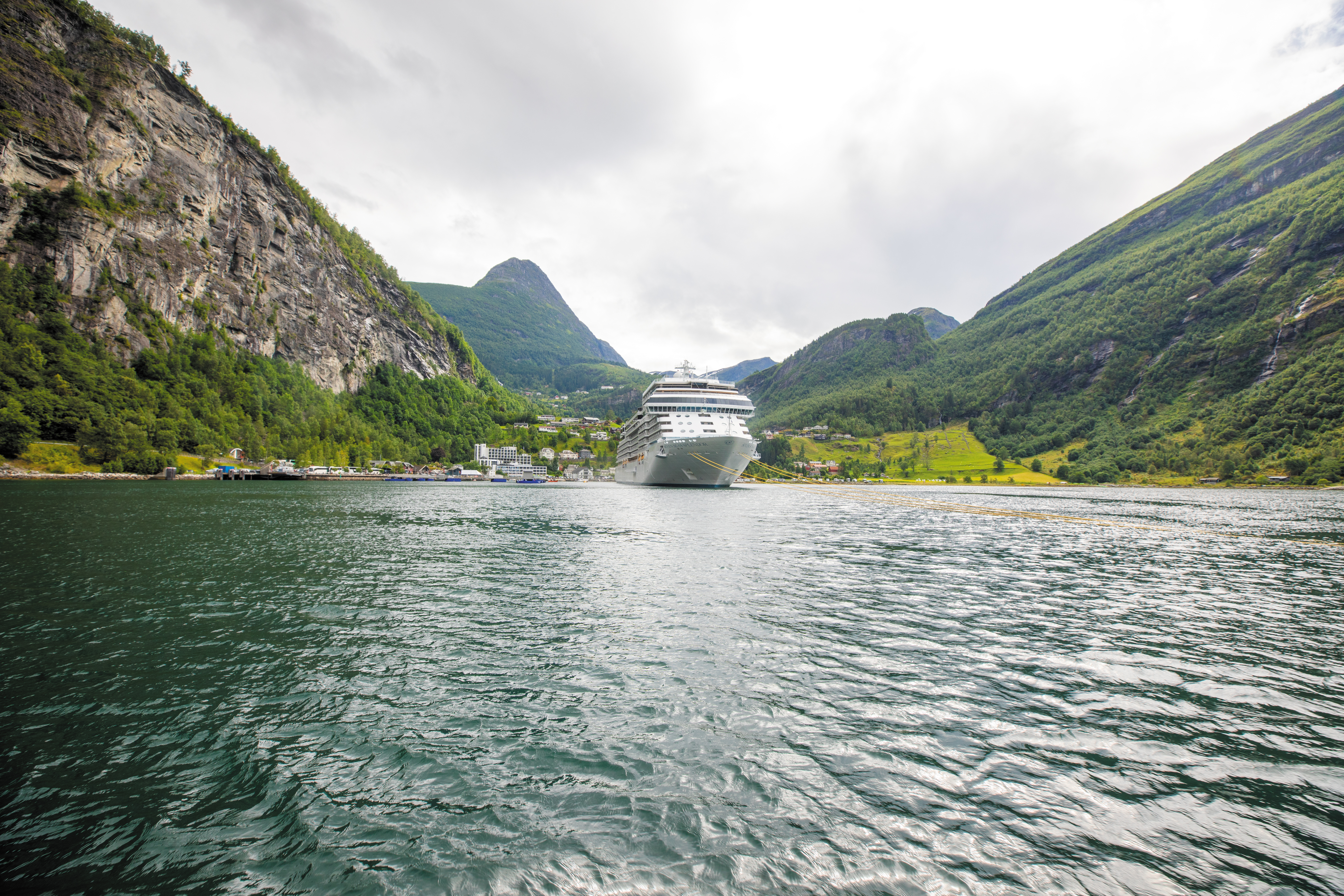 Naviguer avec style : Les Incontournables de la Croisière de Luxe 2025