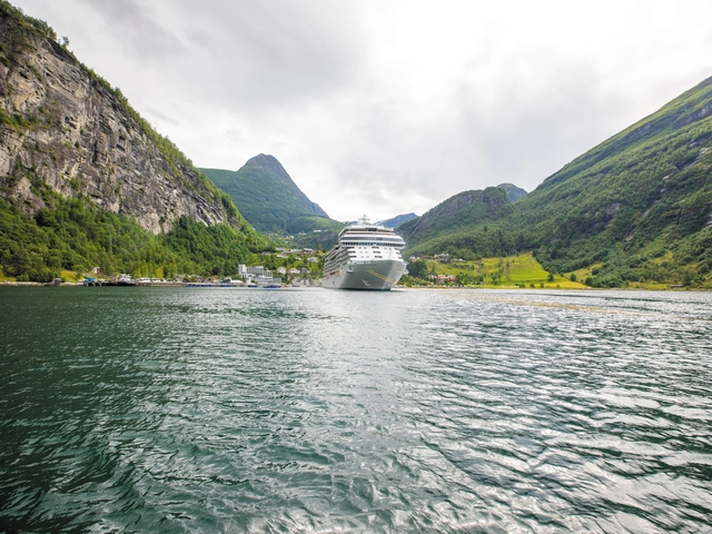 Naviguer avec style : Les Incontournables de la Croisière de Luxe 2025