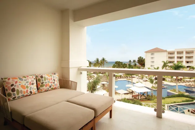 OCEAN VIEW JUNIOR SUITE KING