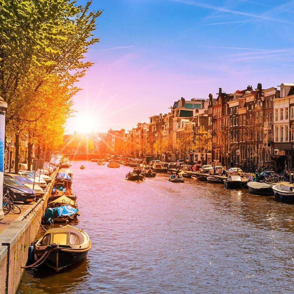 Amsterdam, Departure