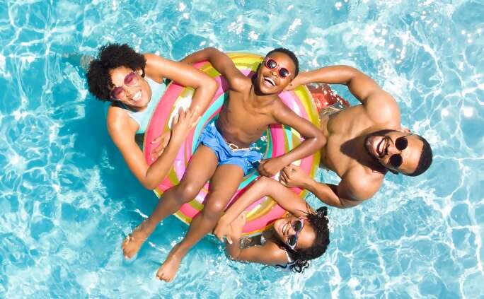 Air Canada Vacations: Save $1,000 per family of 4* or $250 per person*