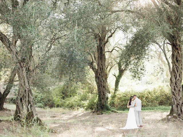 Honeymoon in Greece: Top Romantic Destinations for Newlyweds