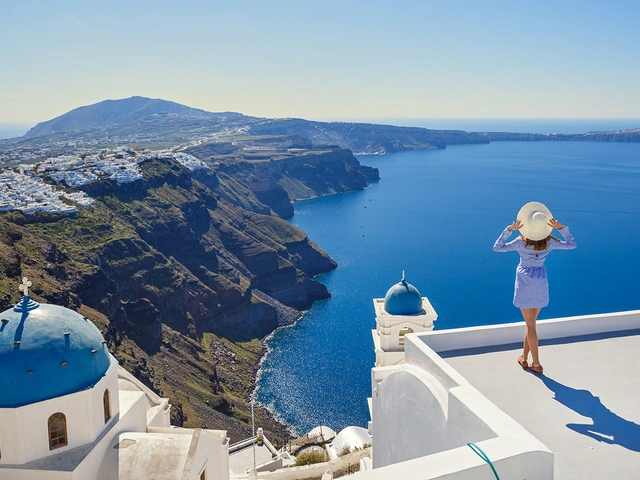 Wellness and Exploration in Santorini & Crete