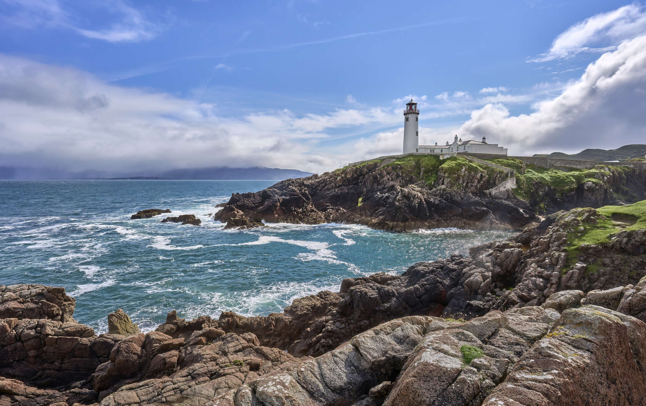 Beyond History Books: Dive into Ireland's Heritage with Royal Irish Tours and Vikings Cruises Insights!