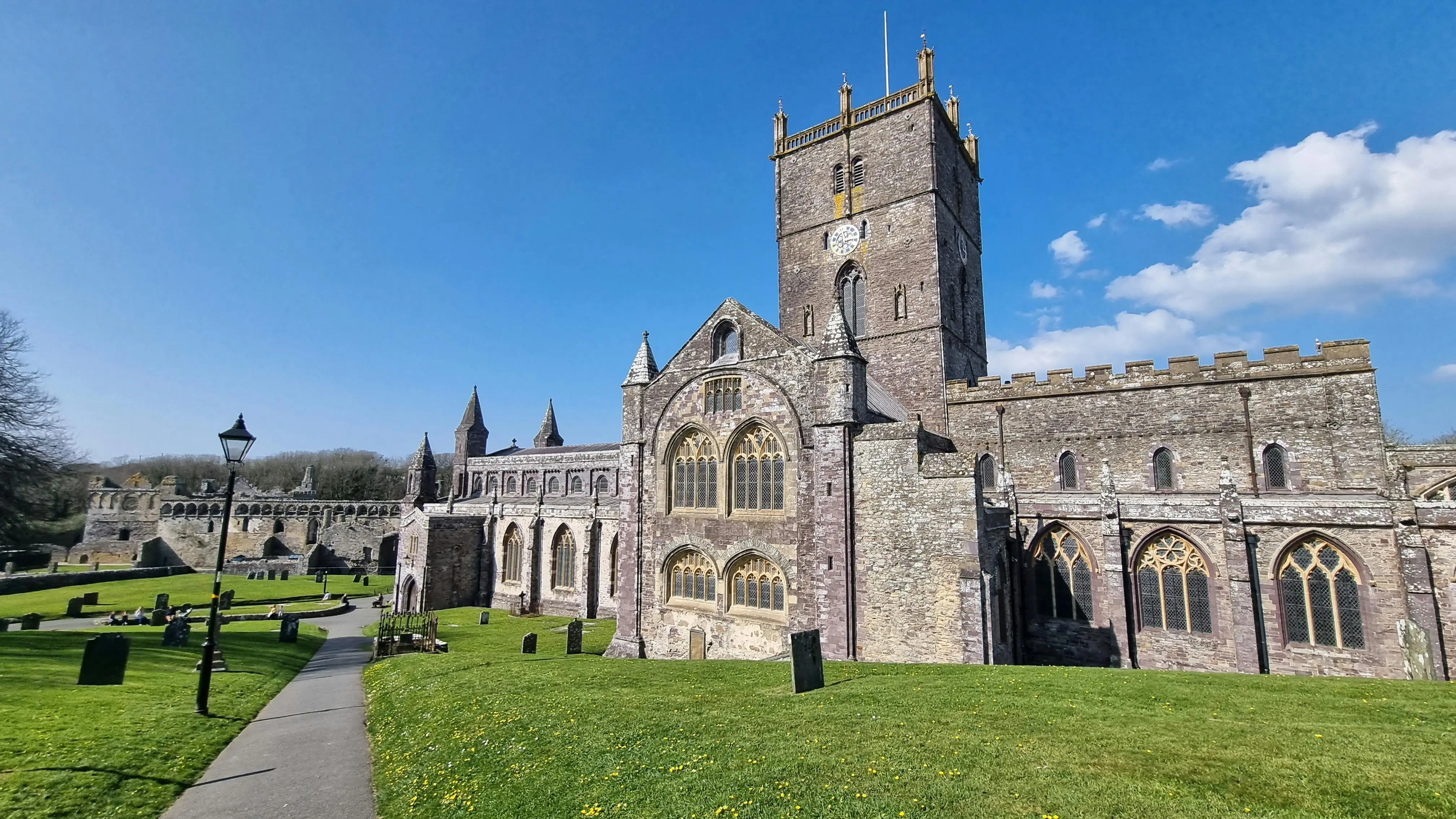 Gin & Tonic Travel's Cultural Spotlight - Saint David's Day, Wales UK