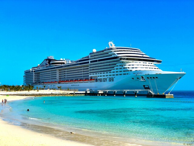 Wave Season Cruising: Early Booking vs. Last-Minute Deals Explained