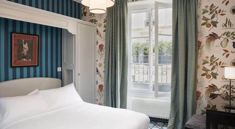 Savings of up to 24% on select Paris hotels during peak summer travel with Bedsonline