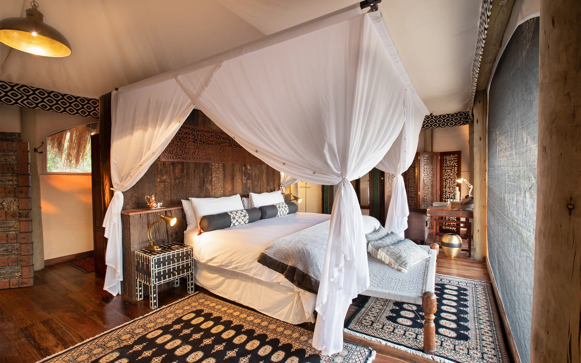 07Great-Plains-Selinda-Suite-room-interior.jpg