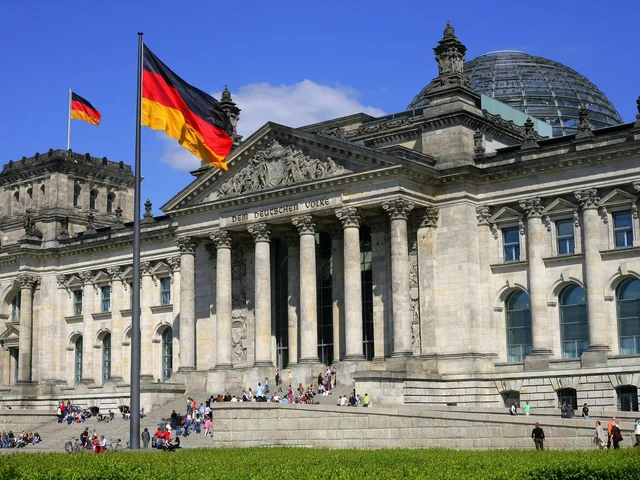Evolution of architecture in Reichstag