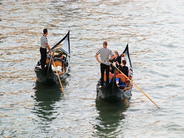 Renew Your Wedding Vows on a Venetian Gondola Trip