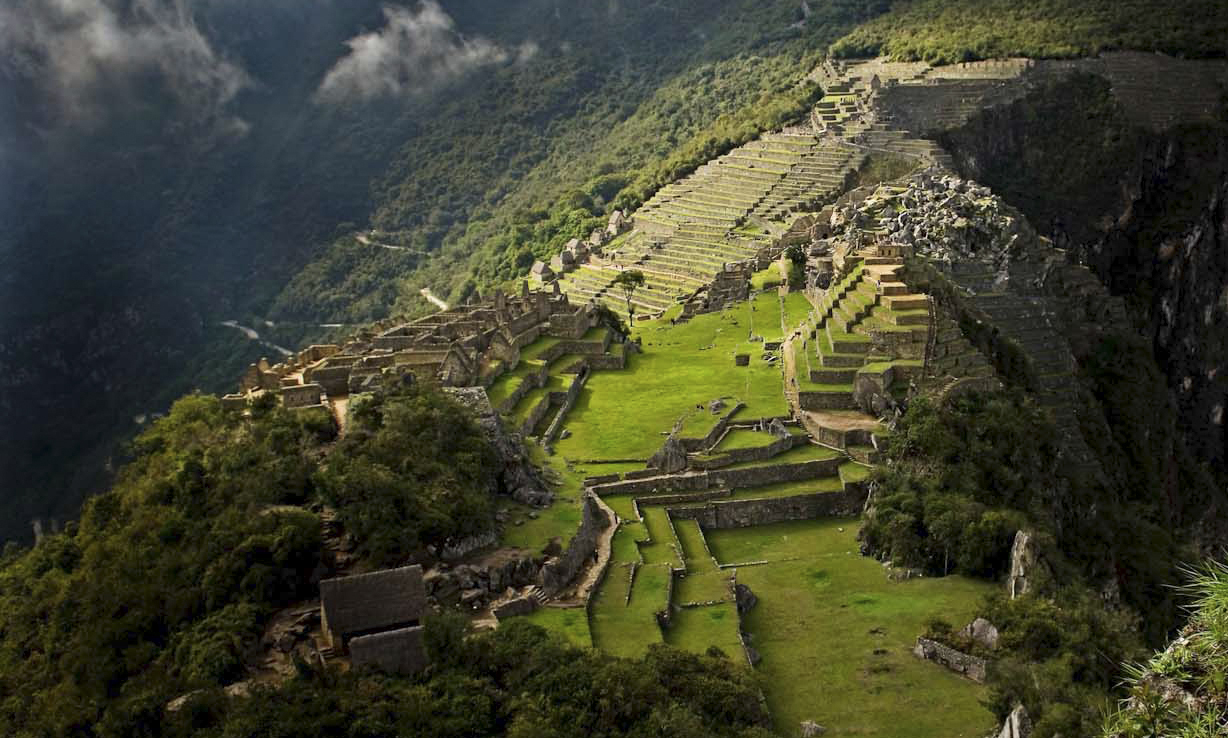 Machupicchu View north to South.jpg