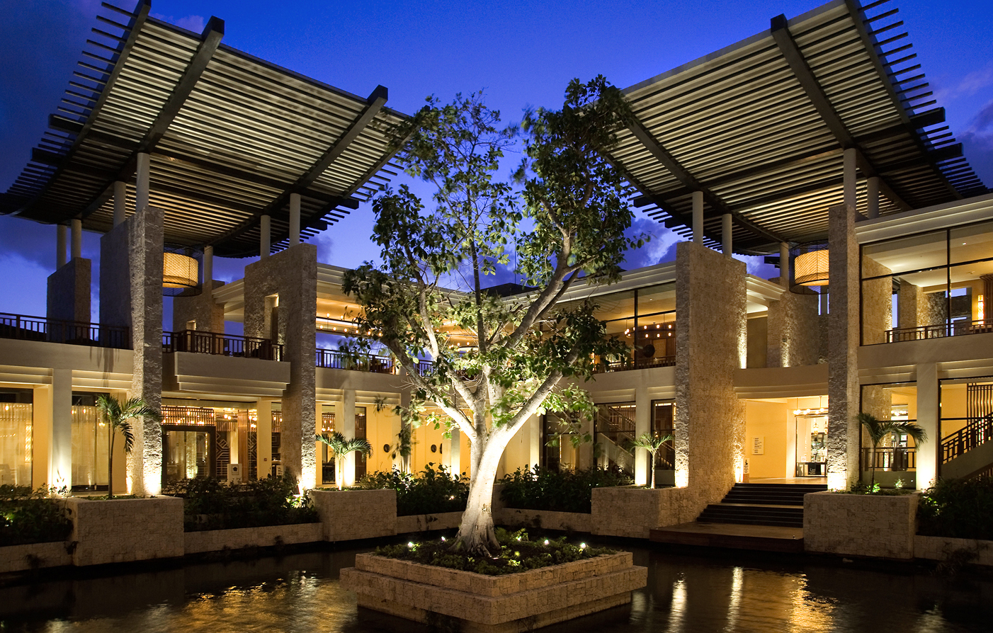 BANYAN TREE MAYAKOBA