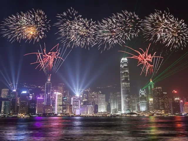 Hong Kong Walking Tour: Feast for the Senses