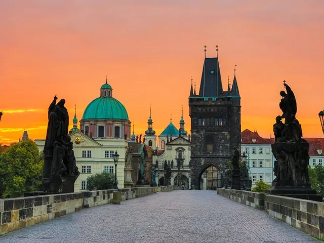 Sloshing around the Czech Republic