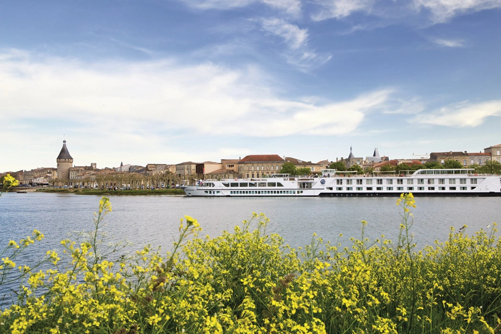 Uniworld - A PORTRAIT OF MAJESTIC FRANCE