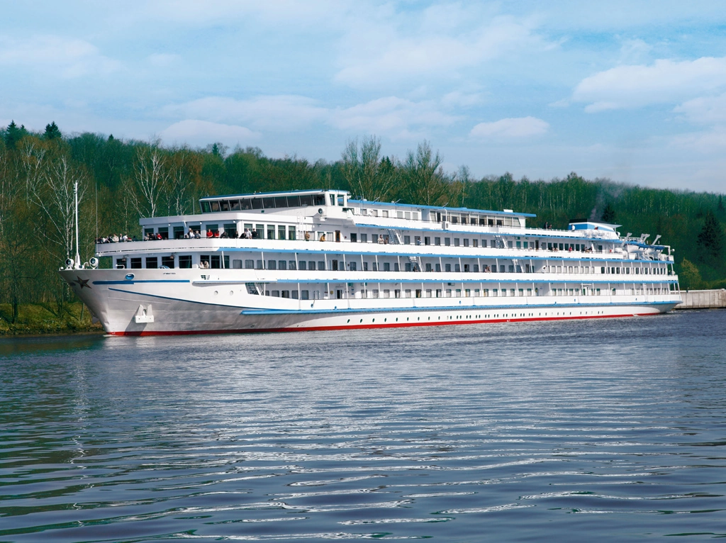 Uniworld - IMPERIAL WATERWAYS OF RUSSIA