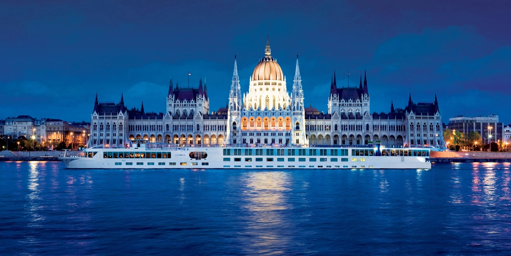 Uniworld - ENCHANTING CHRISTMAS & NEW YEAR’S CRUISE