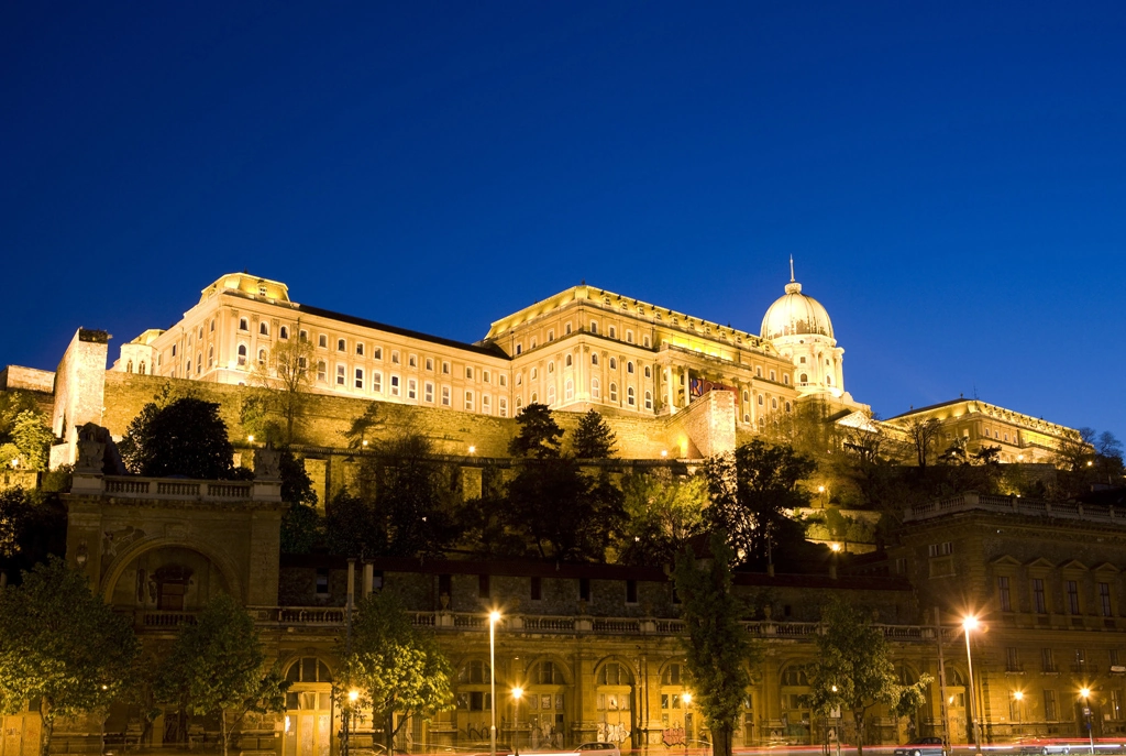 Uniworld - GRAND CHRISTMAS & NEW YEAR’S CRUISE