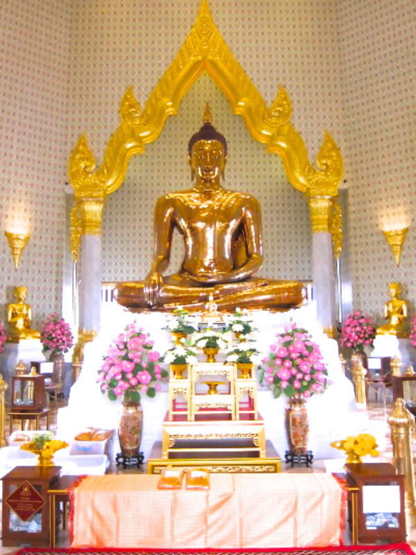 Face to Face with the World's Largest Solid Gold Buddha