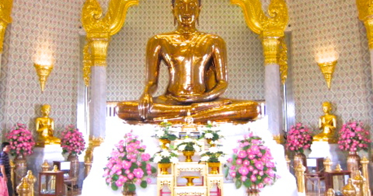 Face to Face with the World's Largest Solid Gold Buddha | Sanditz
