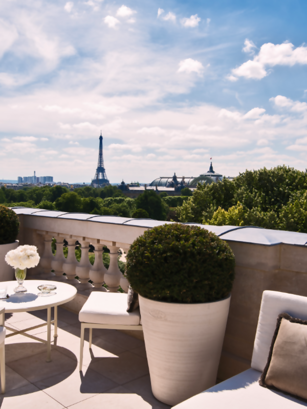 Paris Landmark Hotel Re-Opens after $200-million Renovation