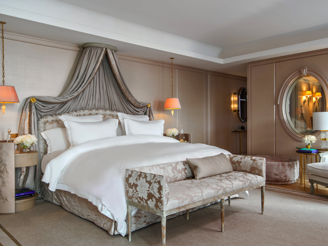 Paris Landmark Hotel Re-Opens after $200-million Renovation