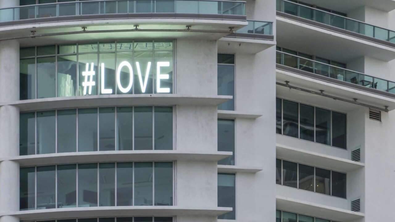 Why you need a hashtag for your wedding!