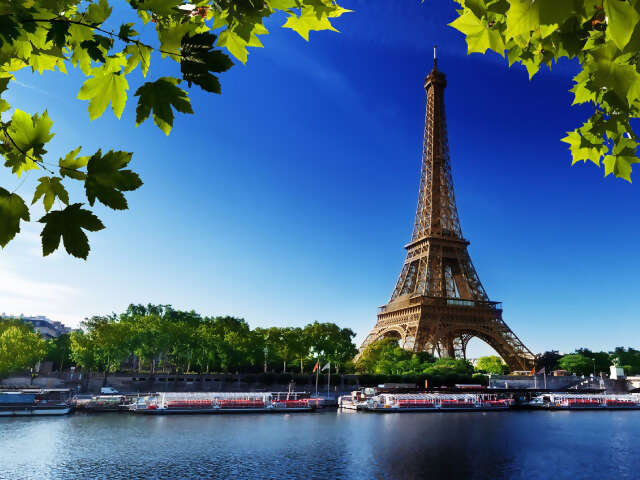 Paris & Nice - from city cafe to seaside terrace