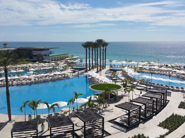 Le Blanc Spa Resort Cabo - Site Review - Modern, Luxurious, and Adults Only. Need I say more?