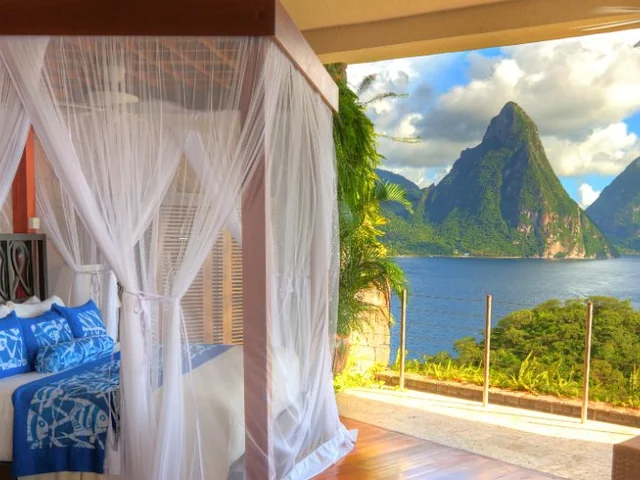 Jade Mountain Resort