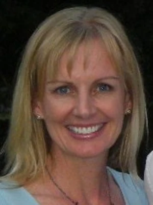 Debbie Dos Santos