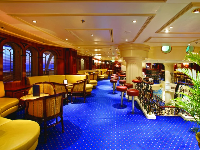 Join Our 2021 Royal Clipper cruise