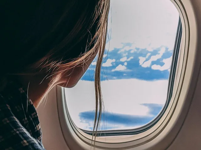 A Guide to In-Flight Skincare, from a Pro