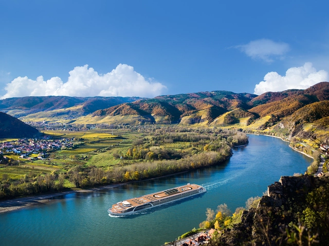 10 Reason Why Ocean Cruisers Will Love River Crusing