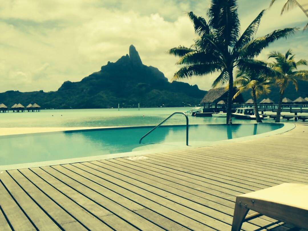 St Regis Bora Bora - Free night! Breakfast & Dinner Included