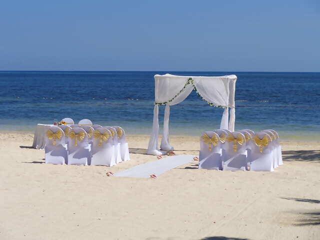 The Venue: Beach or Gazebo?