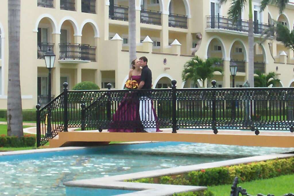 Picking the Best Dress for You. The importance of the Wedding Dress.