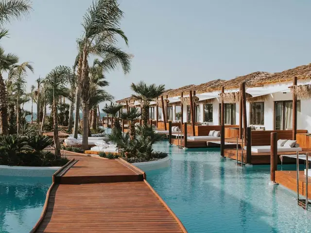 Overwater Bungalows Around the World, part two