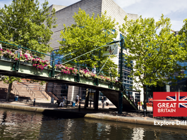VisitBritain: Wander the historic waterways of Birmingham