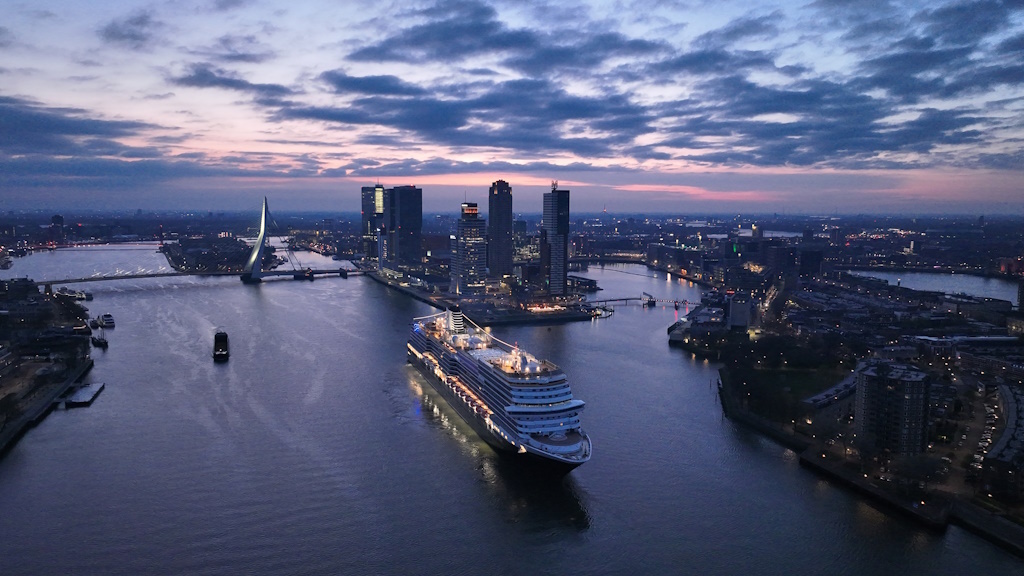 Holland America Line Partners with Blond Amsterdam