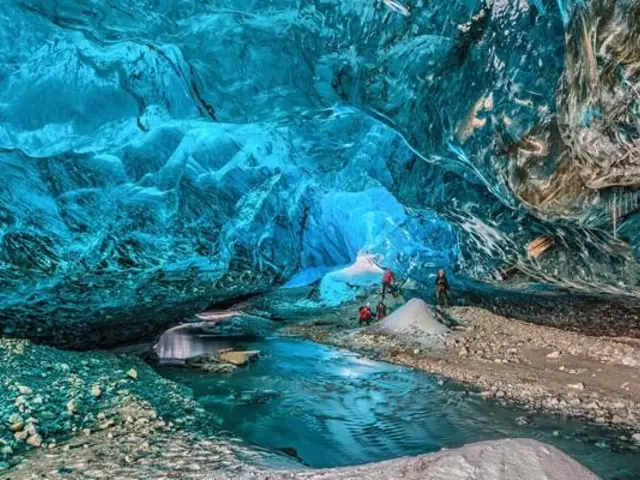 Hurtigruten Offers To Iceland For Spring 2019