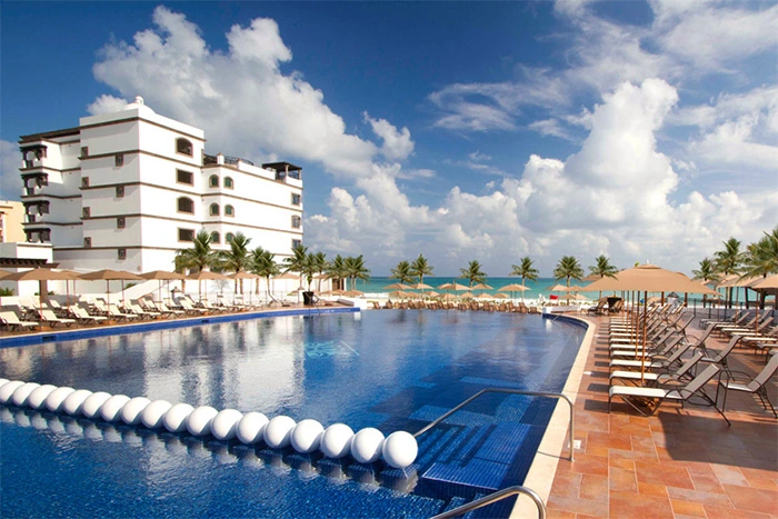  Grand Residences Riviera Cancun 4.5 Star pool